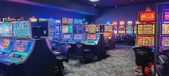 StimpflingEric's tweet photo. #Jackpot🎰♣️🎰
Le casino de #Gosier a réalisé un CA de 12 M 💶 entre 1er novembre 2021 et 31 octobre 2022 pour un résultat avant impôts de 2,6 M 💶. 178 657 entrées. 91 salariés. Son autorisation d’exploitation a été renouvelée pour 5 ans (->30 juin 2026).
#Cogit
@guadeloupela1e https://t.co/eIuHPOiMed