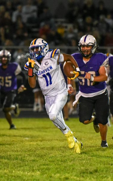 Perez_Sports's tweet photo. Breaking!🚨🏈

Clearview's Northeast Lakes All-District first team members.
- Ethan Lorenzana
- Greg O'Hern
- Malcolm Lane
- Cy Christensen
- Josiah Longo
- Ayden Cruz
- Conner Kane

@MJournalSports @chsclippers https://t.co/eUQ7gYOUJB