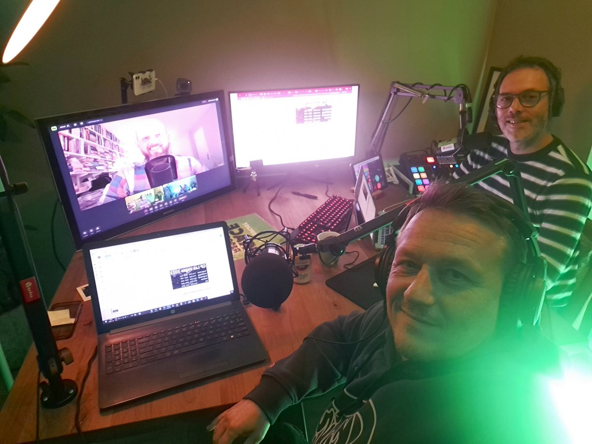 jeroenscholte50's tweet photo. 🗣 Opnames @RaceReporterNL nabeschouwing Interlagos done ✅️

Over Max, Checo vs Alonso, Alpha Tauri, thee zonder honing en het gevolg van iedere dag hamburgers eten! 🍔😋

Vanavond online op uw favo podcastkanaal 🥳 https://t.co/t1SuGo5taU