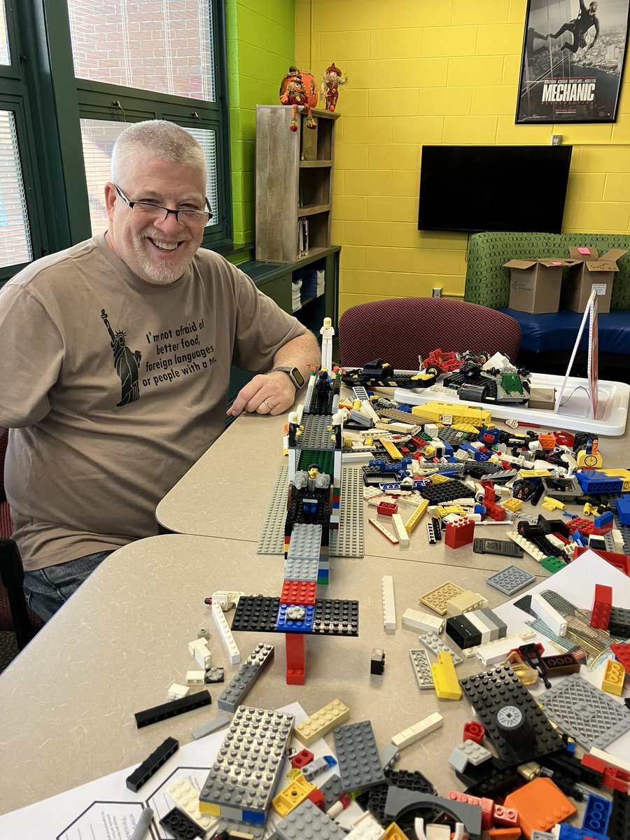 MsDThompson2's tweet image. Did you know there are 446 bridges within Pittsburgh? 

Our Realistic-Doer group had the challenge of making a bridge using Legos. Our complete bridge featured levels for directional traffic, a toll both, civilians, and an attempted roundabout. 😅#RIASEC

@EFMSWarriors @MrChairge