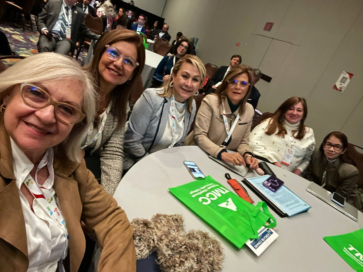 Patoizquierdo's tweet photo. Que orgullo formar parte de la delegación que lidera nuestra @RectoraUCC en el Congreso de las Américas de educación internacional @caie_caei  #CAEI2023 https://t.co/xA5vSOmsuM