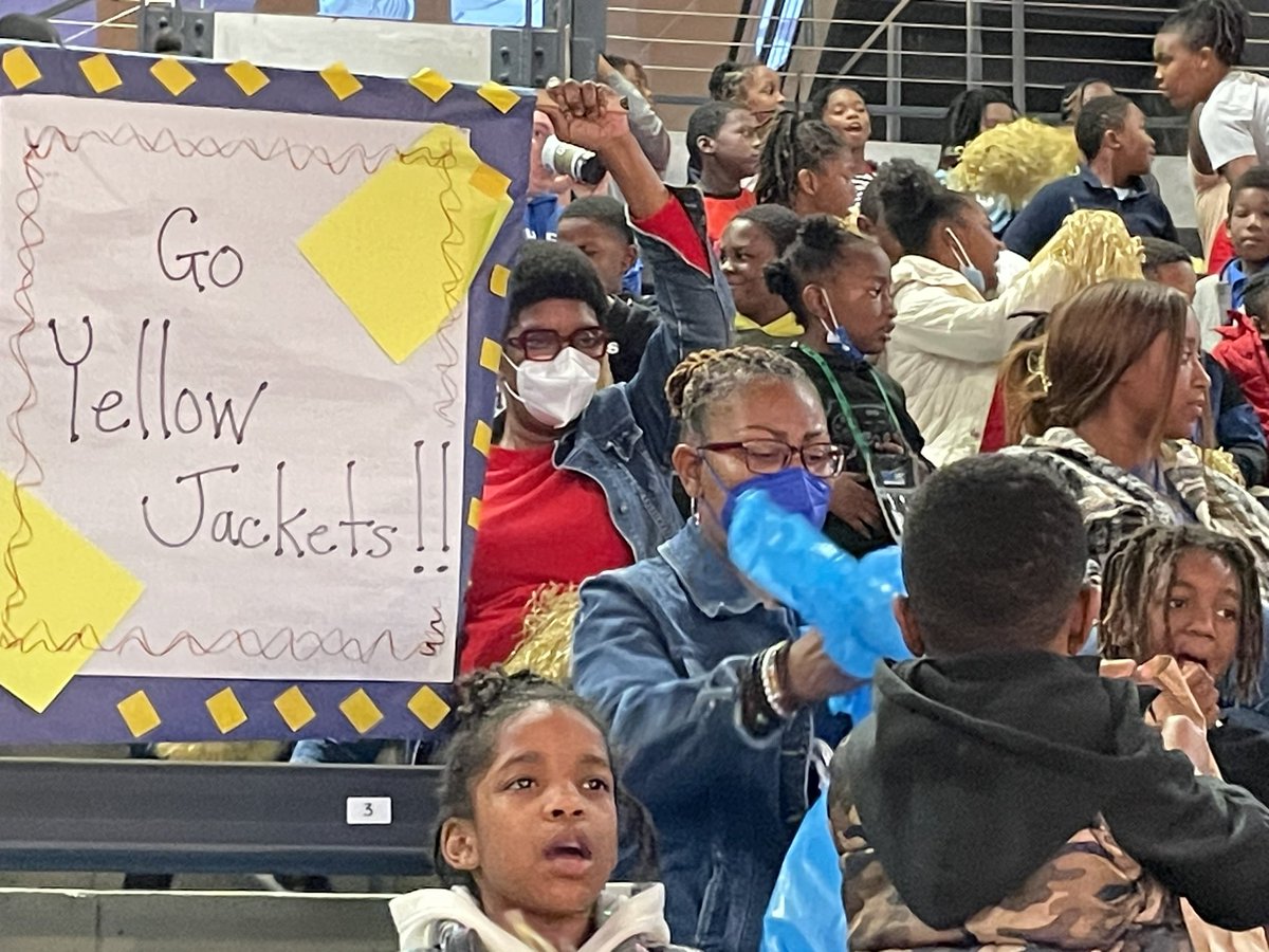 WFinchMedia's tweet image. Celebrating our reading with basketball 🏀 game  @GTWBB! Congratulations to the top loggers for each grade level!!!#keeploggingurminutes #apsrace2read #buzzerreaders @APSMediaServ @DrTSpencer @_craigasimmons @APSFinchEagles @apsupdate
