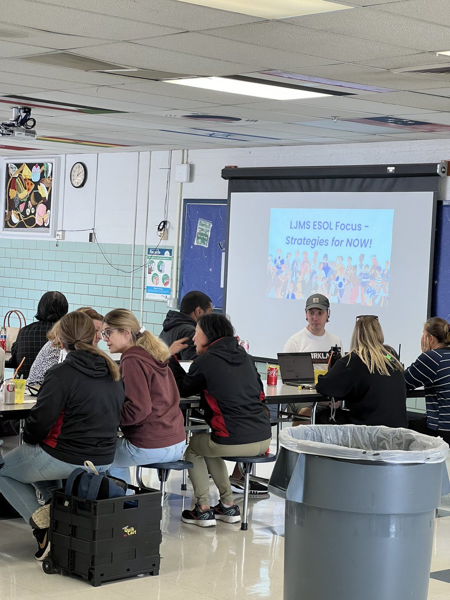 Treating our teachers to a good old ice cream float to enjoy as they engage in learning strategies to support our English Learners. #WeRoarAsOne <a href="/FCPSR2/">FCPS Region 2</a> <a href="/fcpsnews/">Fairfax Schools 🌟</a>