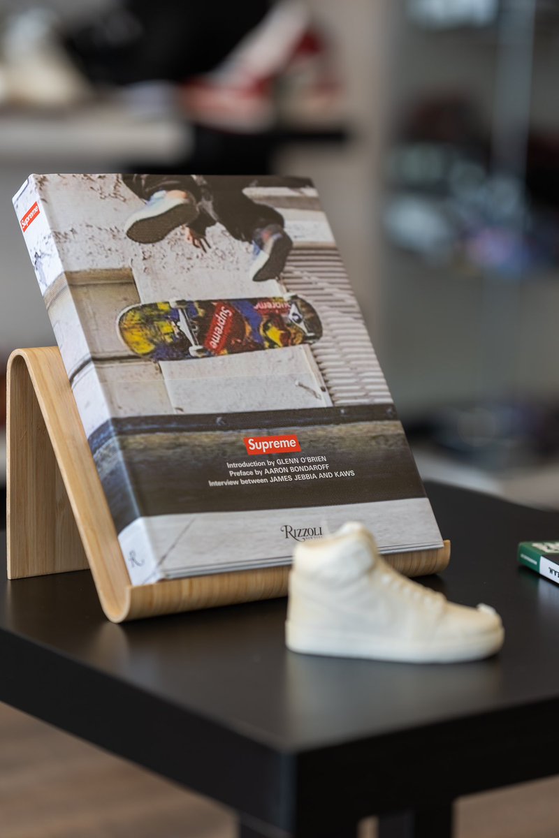 RitzyStylez's tweet photo. Sneaker candles available for preorder, great holiday gift. https://t.co/3TdgZVgCkJ