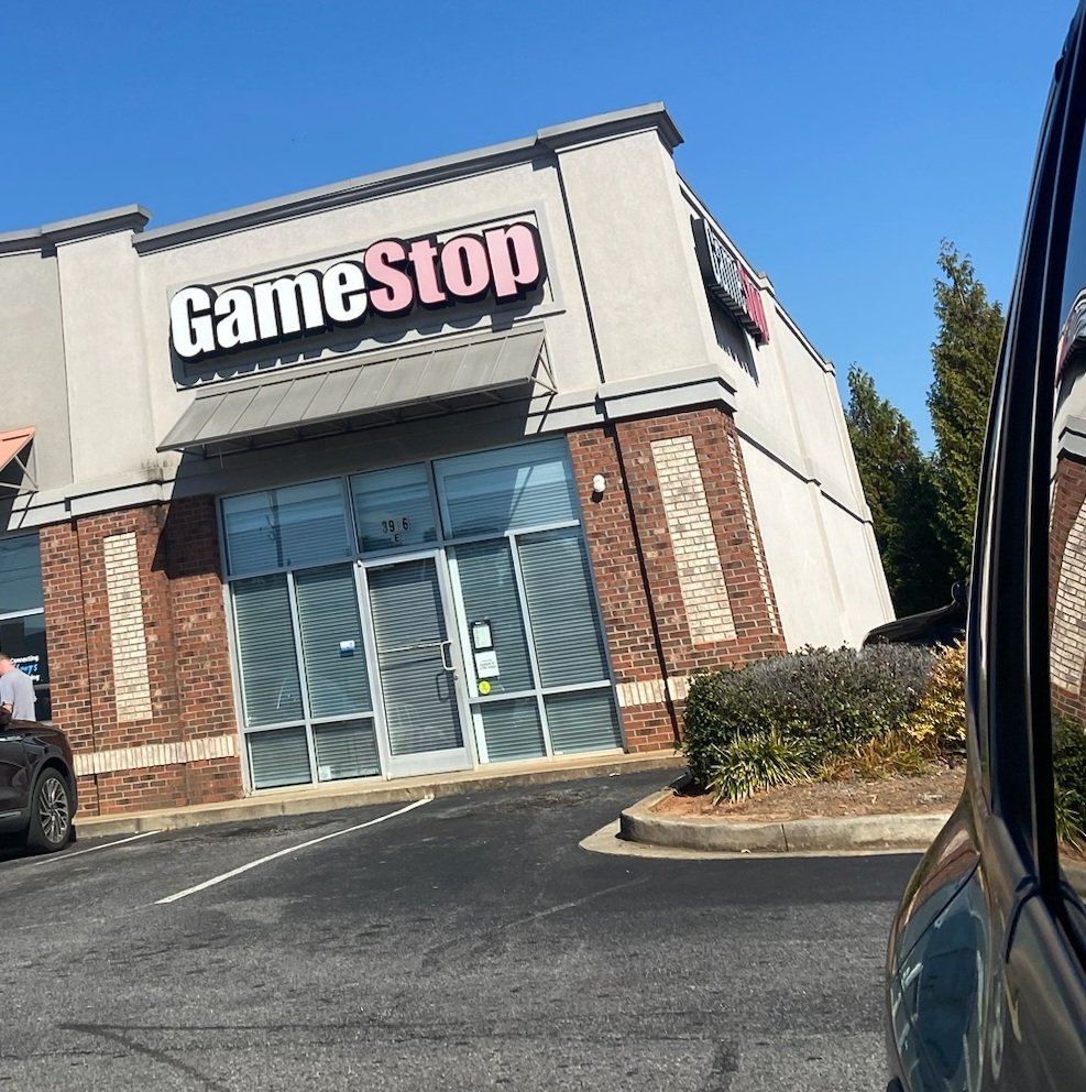 X_D_G's tweet photo. @GameStop Why is your Boiling Springs, SC location always closed at random times? 1PM 11/06 https://t.co/YQ8ufNe6mX