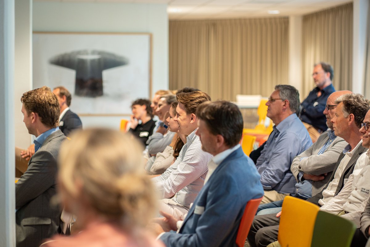 Aanstaande donderdag organiseren we een gloednieuwe editie van het GBCU Café: 'Energietransitie in Utrecht'!

Gebouwenscans, collectieve opwek, kunstmatige intelligentie en lichten uit, het komt allemaal aan bod met aansluitend een borrel! Ben jij erbij? greenbusinessclub.nl/utrechtcentraa…