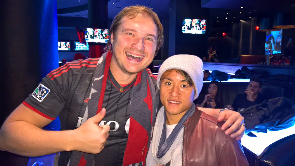uxchamp's tweet photo. @tsubasa_endoh Hi Tsubasa, I'm sorry to hear you relapsed. Fu*ck cancer! I'm sending all my #strength with you. 

A 7 year memory of us popped-up today.

You are still my favorite @TorontoFC player.

Endoooooooooh!!! 🤛 https://t.co/r5jS2efjDb