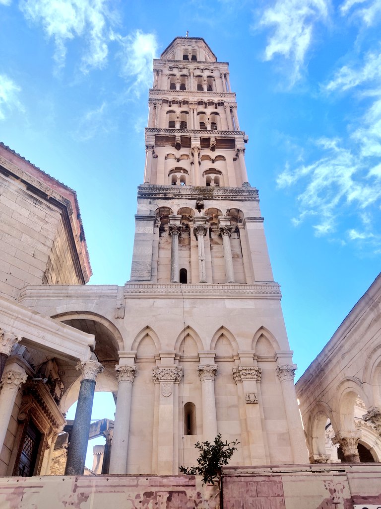 VikasSwarup's tweet photo. 24 hours in beautiful Split β from the historic Diocletian's Palace to the stunning beaches, this city has it all. πποΈποΈ #SplitAdventures @Croatia_hr https://t.co/TV6k0tFPDN