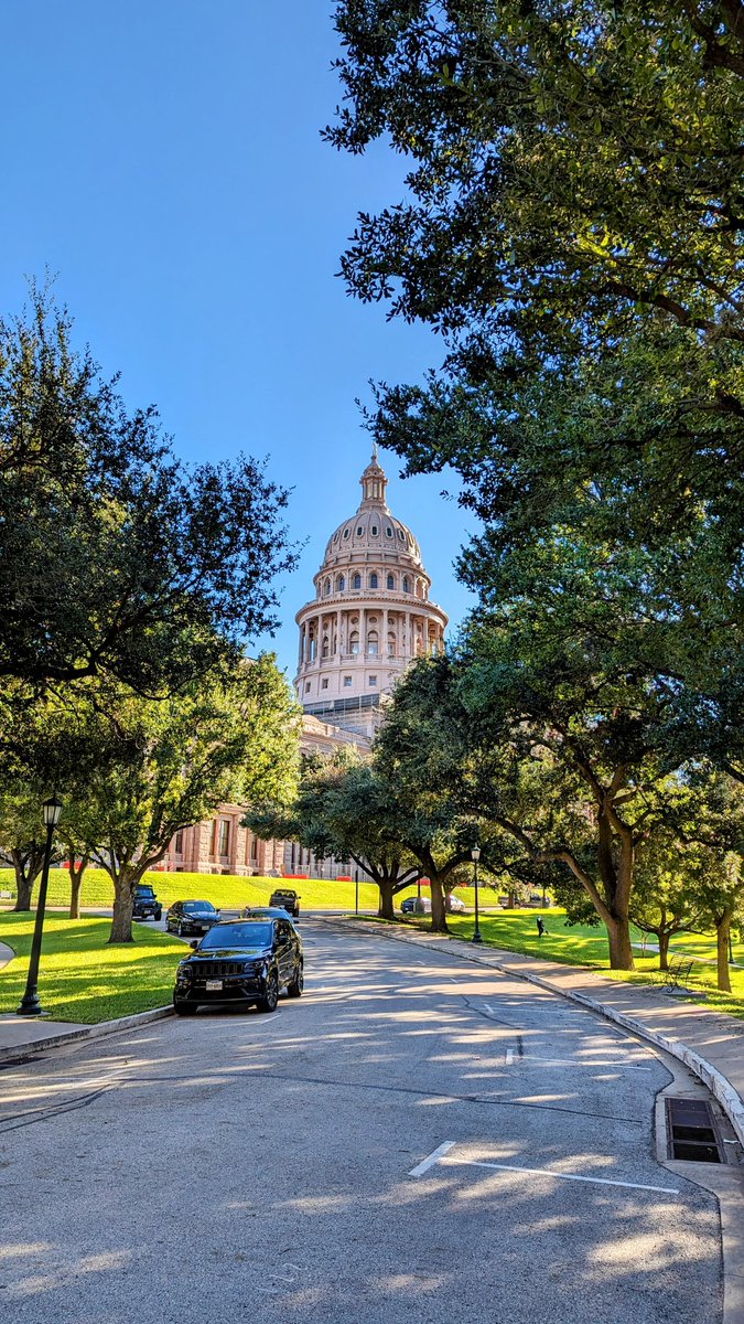 realFlowControl's tweet image. Today I&apos;ll be flying back to Germany from an amazing #longhornphp conference.
Thanks to all the organizers, the attendees, the speakers, the sponsors and everyone else involved in making this an awesome conference.

It was a blast, thanks for having me @LonghornPHP!