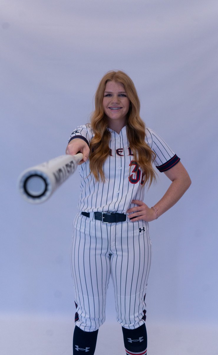 2024Ellathurman's tweet photo. T-minus about 1 day till signing!! Can’t wait!  ✍🏻  November 8th @ 3:30pm https://t.co/5boKQntWcv