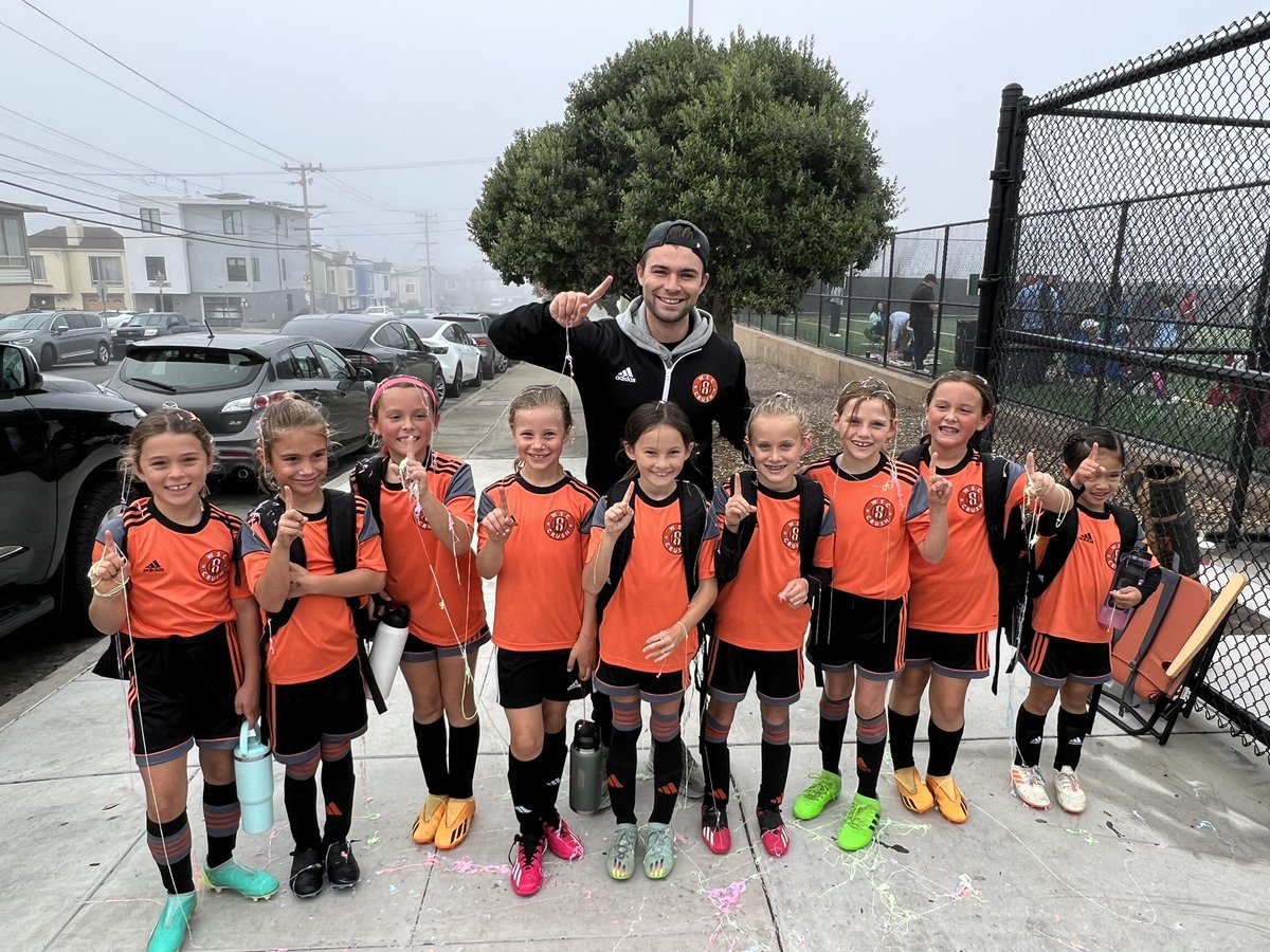 WSC_Crush's tweet photo. Our WSC Crush 2015g Black won their division this weekend with a win over SF Girls Unite 15g! Way to #Crushit girls!! #wsccrush #woodsidesoccer https://t.co/mP67Q5ic9Q
