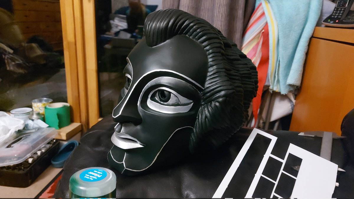 faeleryn's tweet photo. All done with the silver on D84. He's not very talkative though :/
#DoctorWho #VocRobot #PropReplica https://t.co/XXL24n0gzy