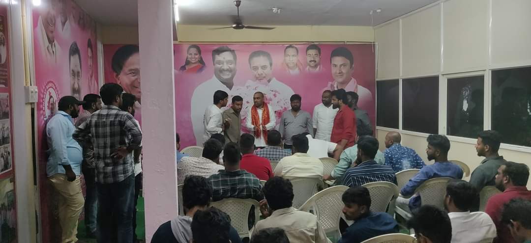 RebbaSaikumar's tweet photo. #BRSParty #Telangana
#VoteForCar #KCROnceAgain
#MalkajgiriAssemblyBRS
#KCR #KTR #HarishRao
#NandhikantiSridhar
#TelanganaStateMBC
#Development #Corporation #Chairman
#MarriRajashekarReddy
#BRSMLA #CandidateMalkajgiri 
#RebbaVasumunnur #RVM
#HUNGER_HELPERS #FOUNDER
#TeamRVM #Socia https://t.co/u2C0Zhro7w