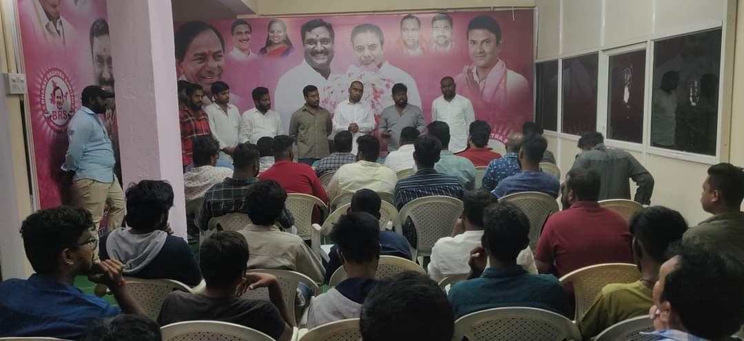 RebbaSaikumar's tweet photo. #BRSParty #Telangana
#VoteForCar #KCROnceAgain
#MalkajgiriAssemblyBRS
#KCR #KTR #HarishRao
#NandhikantiSridhar
#TelanganaStateMBC
#Development #Corporation #Chairman
#MarriRajashekarReddy
#BRSMLA #CandidateMalkajgiri 
#RebbaVasumunnur #RVM
#HUNGER_HELPERS #FOUNDER
#TeamRVM #Socia https://t.co/u2C0Zhro7w