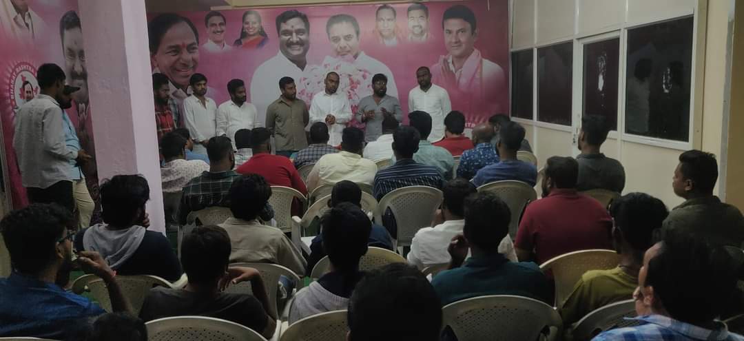 RebbaSaikumar's tweet photo. #BRSParty #Telangana
#VoteForCar #KCROnceAgain
#MalkajgiriAssemblyBRS
#KCR #KTR #HarishRao
#NandhikantiSridhar
#TelanganaStateMBC
#Development #Corporation #Chairman
#MarriRajashekarReddy
#BRSMLA #CandidateMalkajgiri 
#RebbaVasumunnur #RVM
#HUNGER_HELPERS #FOUNDER
#TeamRVM #Socia https://t.co/u2C0Zhro7w