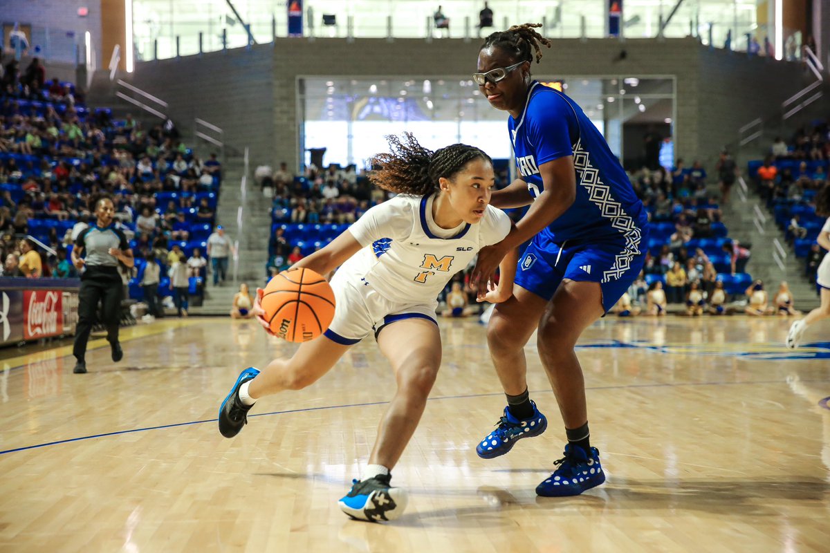 McNeeseWBB's tweet photo. Through the first 20 📸

#GeauxPokes https://t.co/3UfCaEXZJo