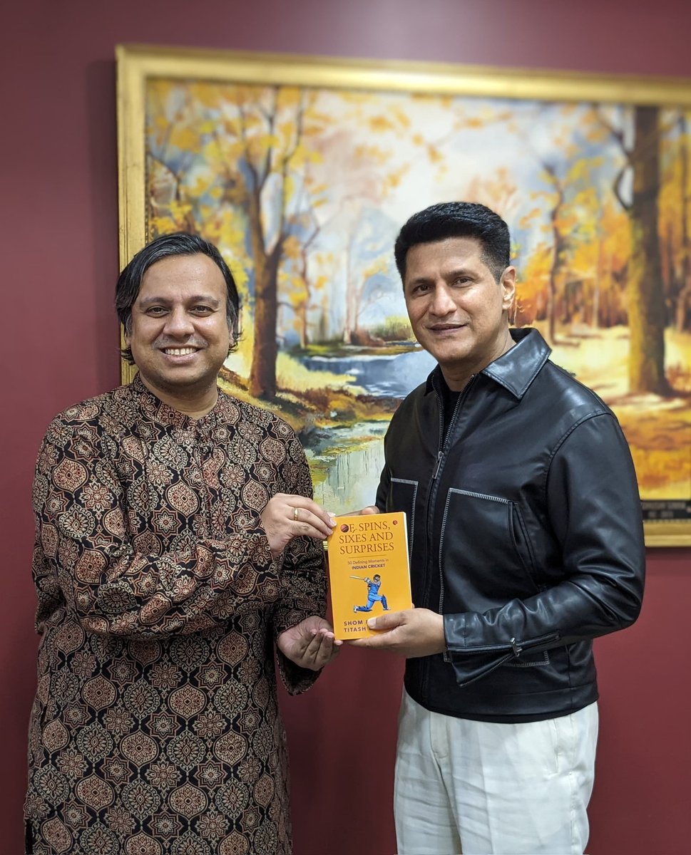 Delighted to present #gadgetguru @RajivMakhni , a copy of #ofspinssixesandsurprises - @baganboyFPL and yours truly's homage to Indian cricket 's greatest moments published by @Rupa_Books