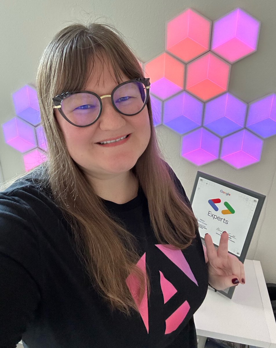 Say hi to the new <a href="/angular/">Angular</a> logo! 
And the new docs at angular.dev! 🔥🥰
I love the new colors! What do you think?
-
Amei a novo logo e a documentação nova do Angular! 
O que acharam?