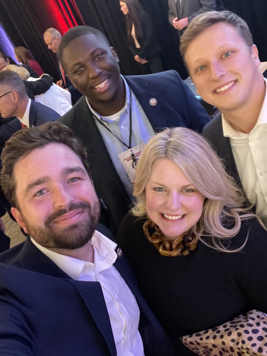 Happiest of birthdays to our ⁦<a href="/KinardLisbon/">Kinard Lisbon</a>⁩ - an unassuming talented digital pro - who also happens to be an honorary member of the ⁦<a href="/thesummeritp/">The Summer I Turned Pretty</a>⁩ fandom! Because who else would I discuss a teen love triangle on TV with than my friends (our busy comms team)?🤷🏼‍♀️🫶🏻🎂