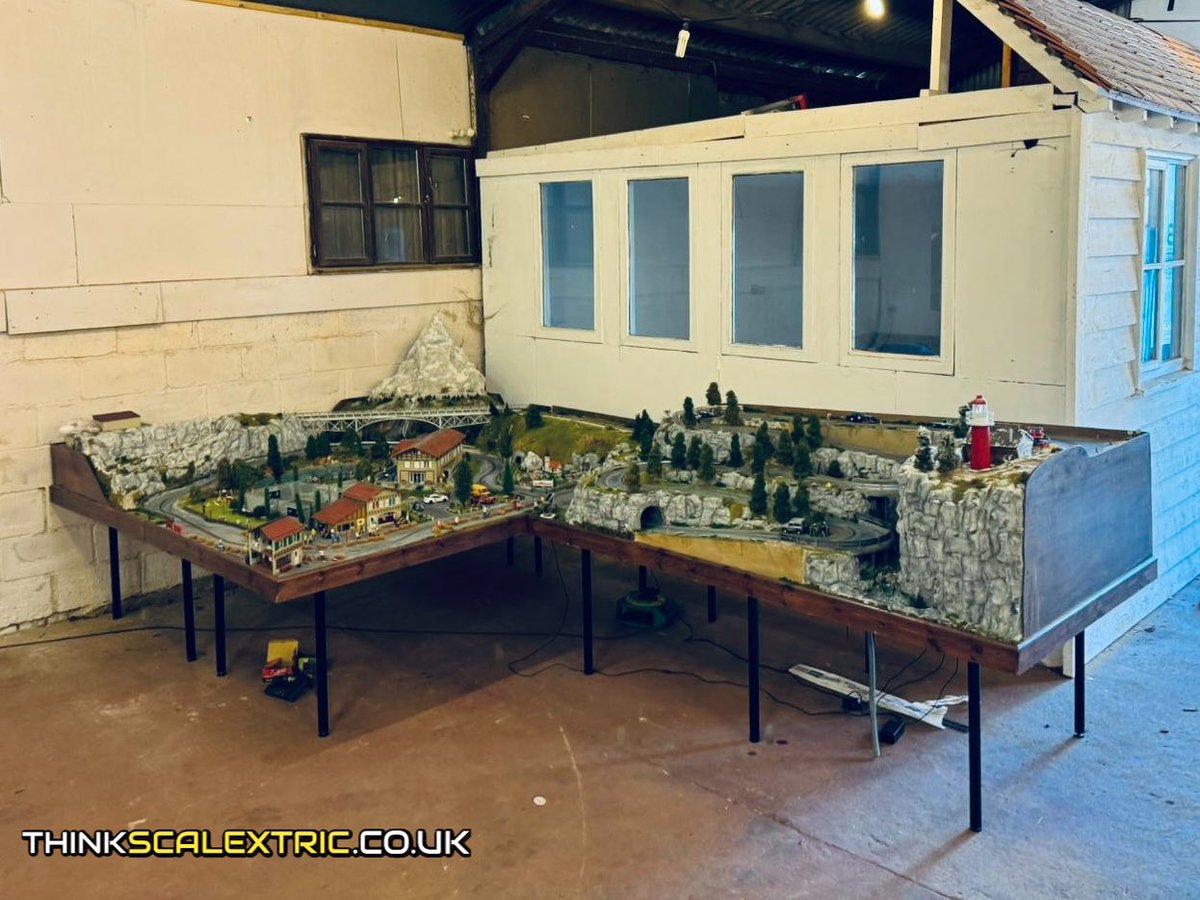ThinkScalextric's tweet photo. Today we delivered our 16’ x 8’ Switzerland inspired Hill Climb Track to Motordrome, who are the new owners of the track. Motordrome are a classic &amp; specialist car dealer based in Henley on Thames, UK.

🌎 https://t.co/iY9VgPMFY6

More track information: https://t.co/mBUgkyNeLx https://t.co/NPHpGkzdnr