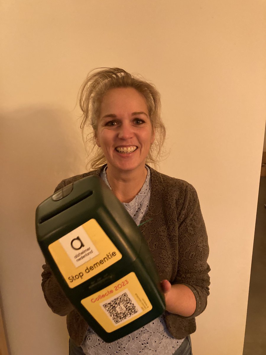 Ik collecteer deze week voor Alzheimer Nederland. Vandaag ging ik in Stiens langs de deuren en je kunt ook online geven. Ik ga voor een toekomst zonder dementie. Fijn als je wilt doneren in mijn collectebus! Alvast heel veel dank 🌺😘 

👉🏻 online.alzheimer-nederland.nl/collecte?dm_in…