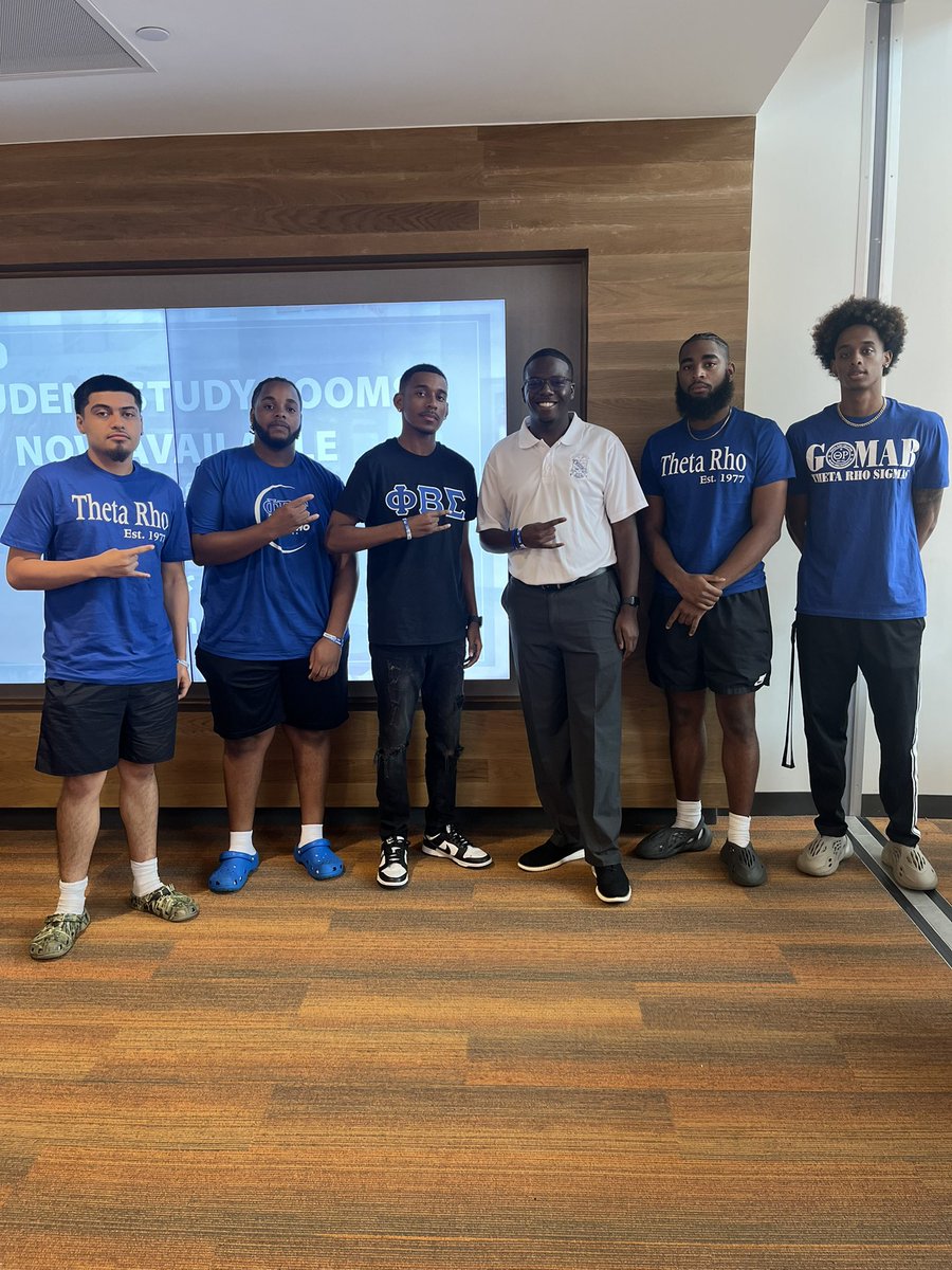 ThetaRho_Sigmas's tweet photo. Monday’s are for the MAB! We want to thank everyone that came out this weekend and supported our neos at their new member presentation, everyone who supported our tailgate, and came out to Blu Dynasty on Saturday! We are the People’s Frat! #GOMAB #MABMONDAY https://t.co/O4f183kW8K