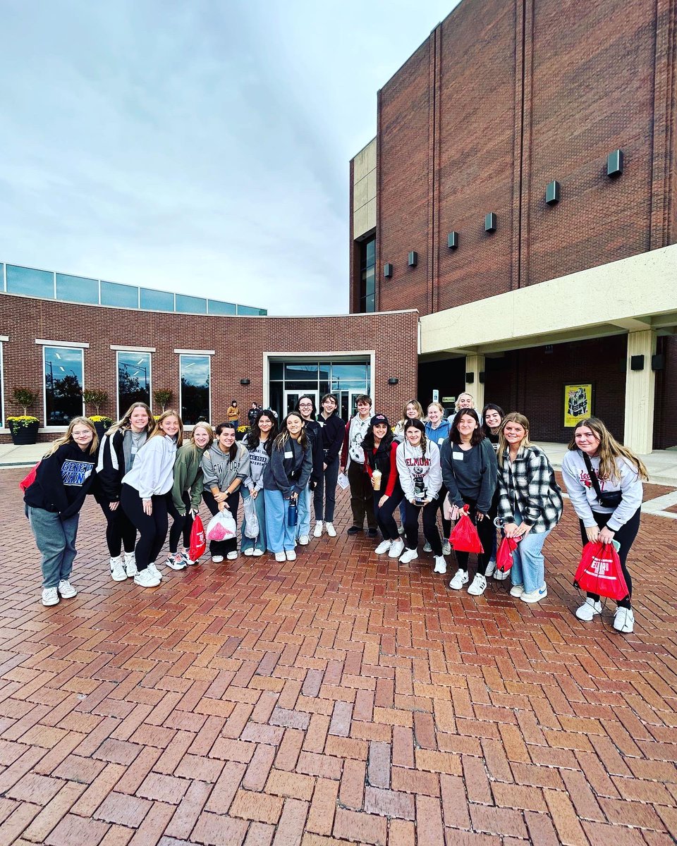 Sara Consdorf tweet media