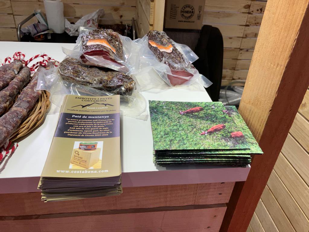 🗞️Fins dimecres ens trobareu al <a href="/gastronomicfbcn/">Gastronomic Forum Barcelona</a> per mostrar-vos els nostres productes.
Veniu a descobrir què fem‼️
#embotitscostabona #costabona #productesaltura #fetsamolló
