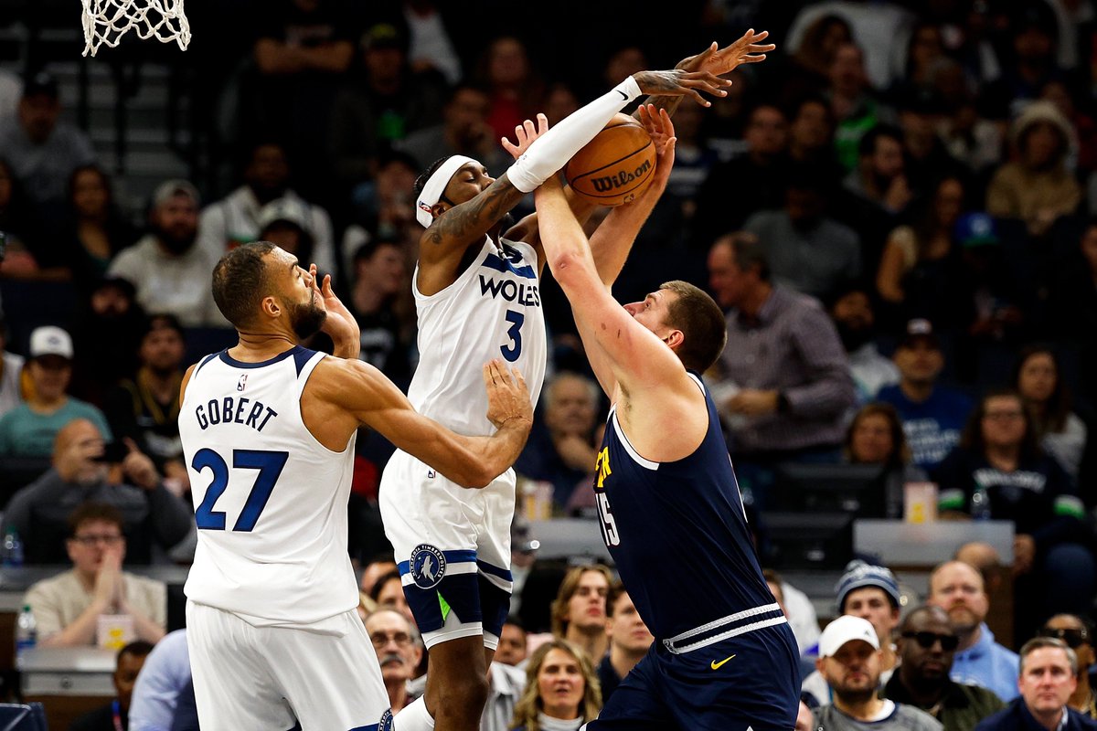 KevinOConnor's tweet photo. The Timberwolves have the NBA's #1-ranked defensive rating this year.

One of the big reasons?

Jaden McDaniels

Opponents are shooting only 33.3% from 2-point range when defended by McDaniels, 16.6% worse than expected.

McDaniels is one of the league’s most versatile stoppers. https://t.co/lfeBxQLQnS