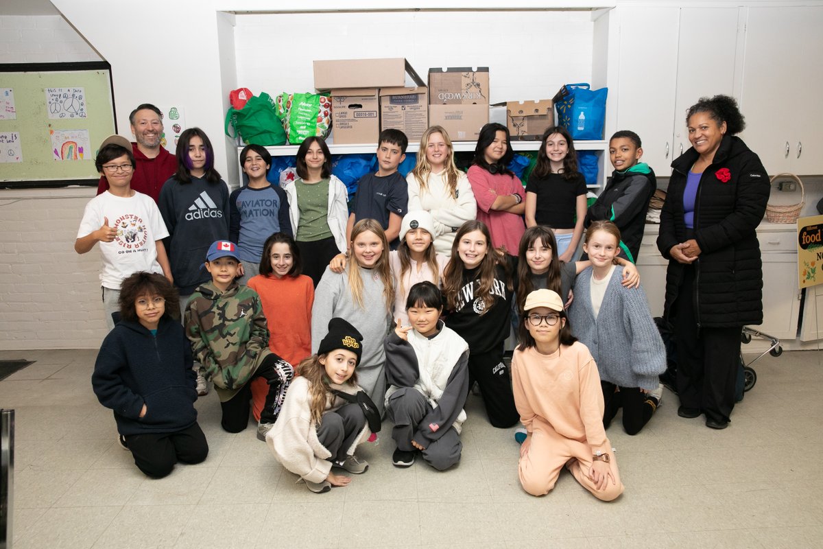 DailyBreadTO's tweet photo. On Nov 3, Hillcrest Community #FoodBank hosted an opening event. The program is a partnership between Hillcrest Christian Church, Hillcrest Community School &amp; other stakeholders. Thanks to all who attended &amp; to the #program &amp; #volunteers for their commitment to supporting others. https://t.co/5GKFo5TF37