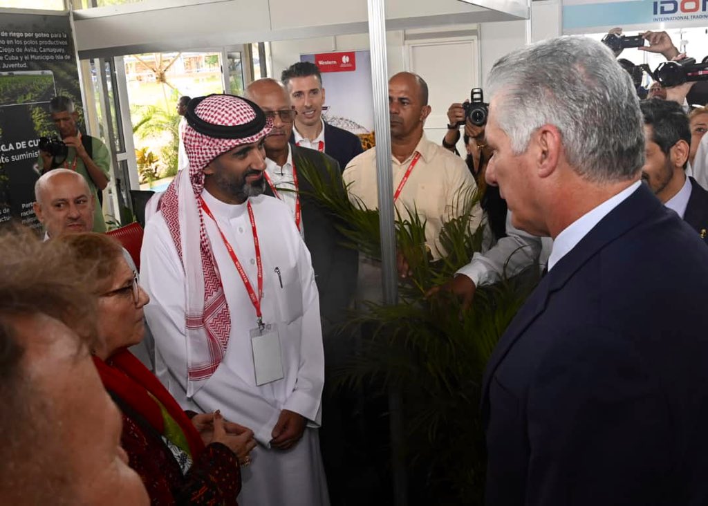 DiazCanelB's tweet photo. Hoy inauguramos #FIHAV2023 y luego recorrimos los pabellones expositivos de varios países que participan en la cita. Suman aquí  60 naciones que han apostado por #Cuba y unas 800 empresas. Esta es una gran oportunidad para seguir impulsando el desarrollo de la economía nacional. https://t.co/MEoLopV0wX