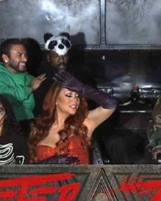 xtiffytiffx's tweet photo. Still can't believe I rode guardians the same time as Mariah https://t.co/IX86G4Oe08
