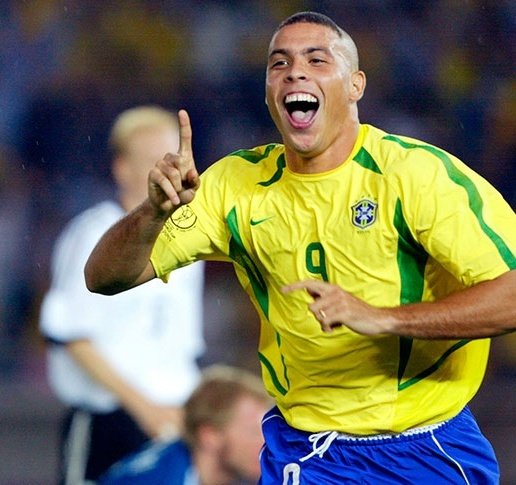 mundodabola's tweet photo. Endrick (17) se tornou o jogador mais jovem a ser convocado para a seleção brasileira desde Ronaldo em 1993.

🗞️ @brfootball 
📸 Marcos Ribolli | Getty Images https://t.co/tuJAi8ebfB