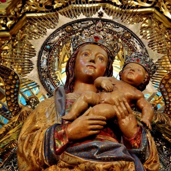 ftorodelidia's tweet photo. ⛪️Feliz día de la Virgen de la Almudena.

⁉️ #SabíasQue en 2014 la enfermería de la Escuela Taurina del Batán se sustituyó por una pequeña capilla bajo la advocación de la Virgen de la Almudena, patrona de Madrid. https://t.co/J0t4VqP2Qn