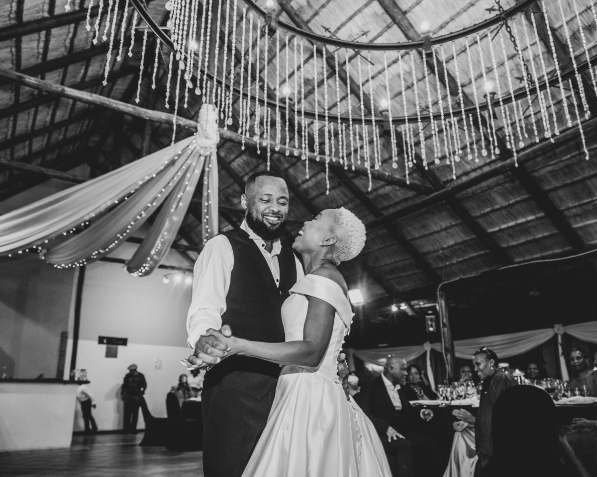ThatRapperKidd's tweet photo. WHAT A TIME...💍🤵🏿‍♂️👰🏿

📸: @sharp_fede https://t.co/KAFnagUMZ6