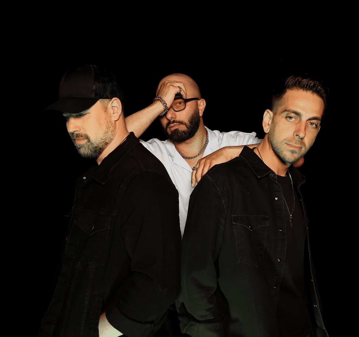 📣 New music drops Friday NOV 17th 📣

Excited for this one! <a href="/mountpofficial/">Mount Pleasant Music</a> x <a href="/freddie_future/">Freddie Future</a> “Don’t Let Me Go” 

Pre-save now: presave.io/t/dontletmegos…