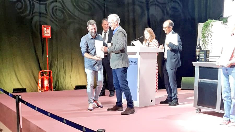productesterra's tweet photo. Dues empreses de la Xarxa #ProductesTerra han guanyat 3 premis #Innoforum!!!
🏅Gust més original en aliments dolços: xurro de moniato de @COCcroquetes
🏅Premi més innovador: llonganissa de 100% conill
🏅Premi a la biodiversitat: llonganissa de 100% conill
👏 Felicitats a tots!! https://t.co/4ayD8acCrR