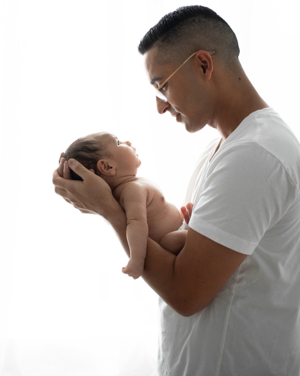Vancitynewborn's tweet photo. Natural light 👌 

#vancouvernewbornphotographers #vancouvernewbornphotographer #newbornphotographyvancouver #newbornbaby #lifestylenewbornphotography #naturalnewbornphotography #newbornlifestyle #babyphotography https://t.co/mQ7RD9fLLs