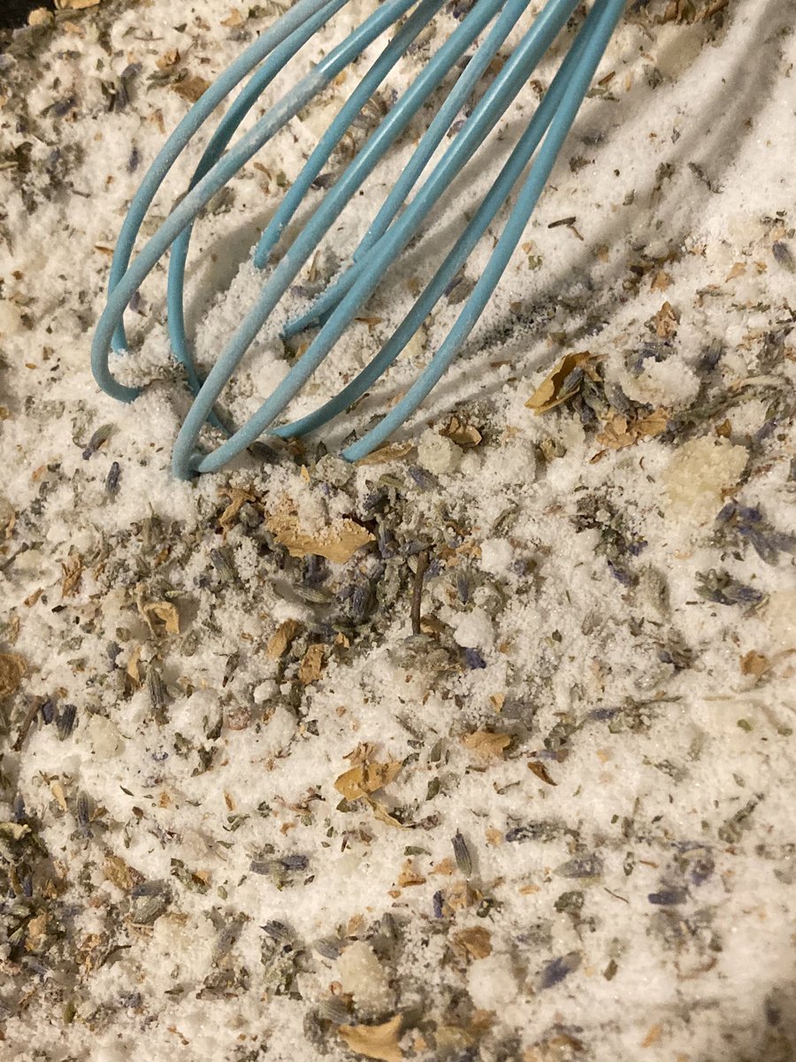 WeAreMagik's tweet photo. Okay….But did you miss me?
I’m Baaaaack!!
Now accepting pre orders for unscented and lavender, rosemary mint carpet freshener 😘
Magic Melts and Red Hawt Tea soon come💪🤞 https://t.co/m8PdGyGHzH