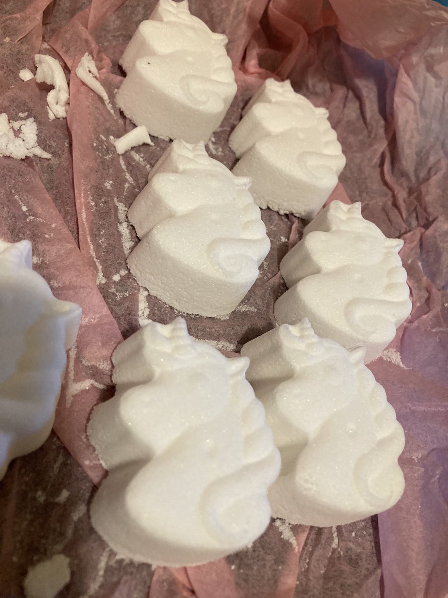 WeAreMagik's tweet photo. Okay….But did you miss me?
I’m Baaaaack!!
Now accepting pre orders for unscented and lavender, rosemary mint carpet freshener 😘
Magic Melts and Red Hawt Tea soon come💪🤞 https://t.co/m8PdGyGHzH
