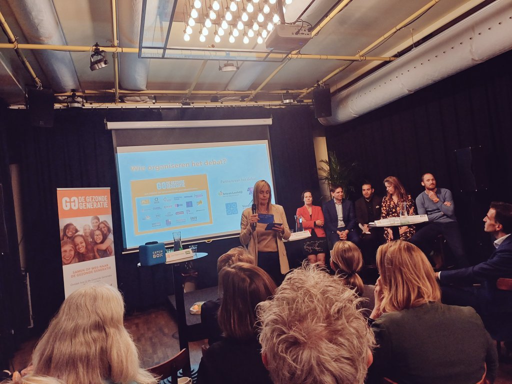 Ja hoor we gaan van start. #Gezondegeneratie debat. <a href="/GezondeG/">Gezonde Generatie</a> met <a href="/JudithTielenVVD/">Judith Tielen</a> <a href="/MoMohandis/">MoMohandis</a> <a href="/rensdeboer/">Rens de Boer</a> @janpaternotte @EvavanEsch. 

<a href="/DiabetesFonds/">Diabetes Fonds</a> @MLDS <a href="/Hartstichting/">Hartstichting</a> <a href="/Nierstichting/">Nierstichting</a> en onze partners <a href="/arts_leefstijl/">Vereniging Arts en Leefstijl</a> <a href="/GGDGHORNL/">GGD GHOR Nederland</a> <a href="/JOGGNL/">JOGG</a> <a href="/voedingscentrum/">Voedingscentrum</a>.du