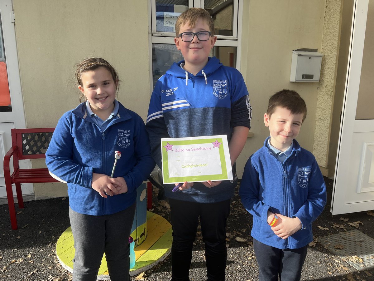 This week’s Daltaí na Seachtaine award goes to a pupil who helped a classmate, another who spotted someone who needed someone to play with and a third who has been doing their very best. Maith sibh a pháistí!