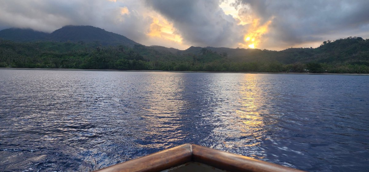 BasilMLeodoro's tweet photo. Mornings like this one at Pangi, Ssouth Pentecost offer a beautiful reminder that our problems aren't as big as we often think they are.
Natural or man-made, disasters will come and go. The sooner we work better together, the more resilient we become. #ComeWhatMay #OnlyIn🇻🇺 #Lola https://t.co/TJqon59KJs