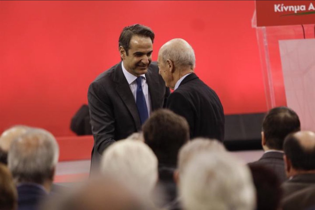 podbyrin's tweet photo. Ο αρχιερέας της διαπλοκής https://t.co/gXeOFT4Rdk