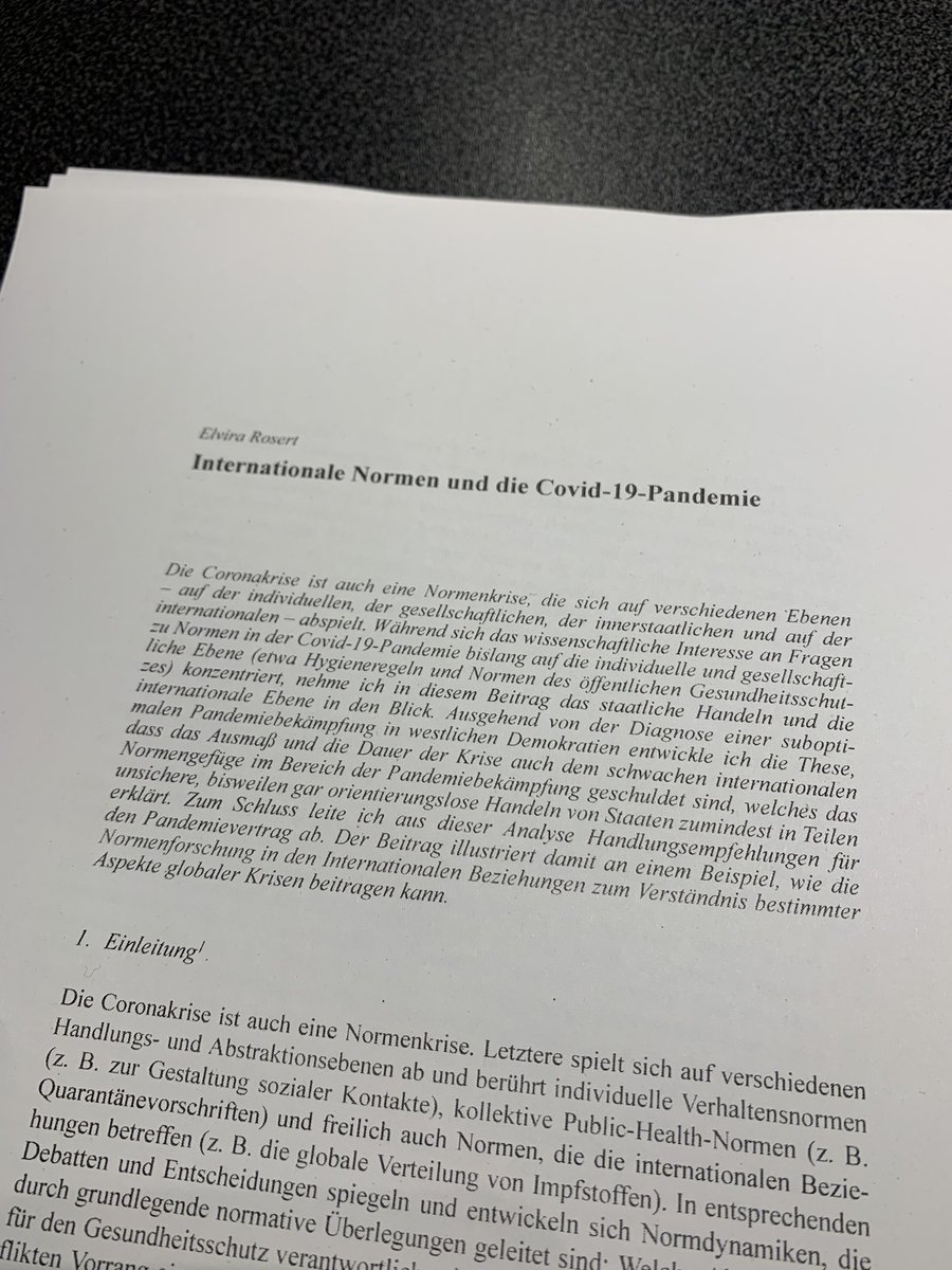 Elvira Rosert tweet media