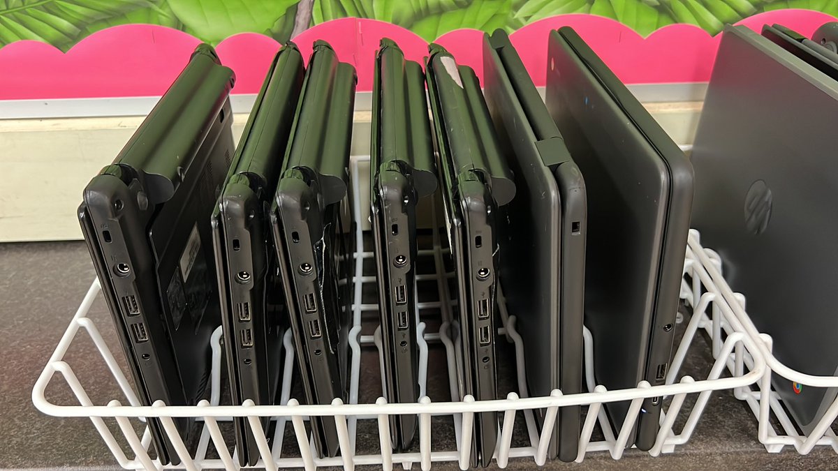 Thank you @A_Dobbie11 for your generous contribution of computers to help teach teach essential 21st century skills opening up a world of opportunities for students and empowering them to develop vital skills for the future! Your help bridges the digital divide <a href="/SomersetPS/">Somerset Dr PS</a>