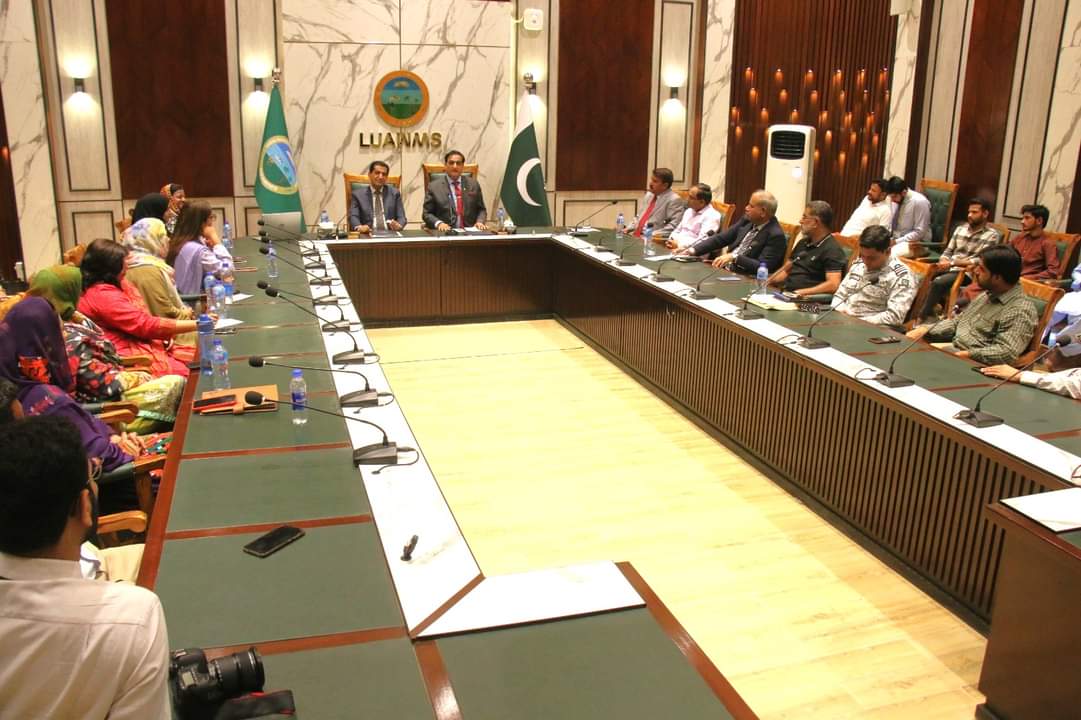 LUAWMSOfficial's tweet photo. Respected Guest had interactive session with Faculty and students of the Faculty of Marine Sciences. Discussions centered around maritime affairs, marine sciences, and the blue economy in Pakistan. We are grateful for their insights and look forward to continued collaboration. https://t.co/v5uOSEt2dI