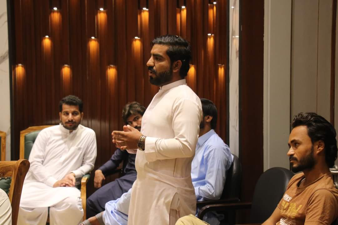 LUAWMSOfficial's tweet photo. Respected Guest had interactive session with Faculty and students of the Faculty of Marine Sciences. Discussions centered around maritime affairs, marine sciences, and the blue economy in Pakistan. We are grateful for their insights and look forward to continued collaboration. https://t.co/v5uOSEt2dI