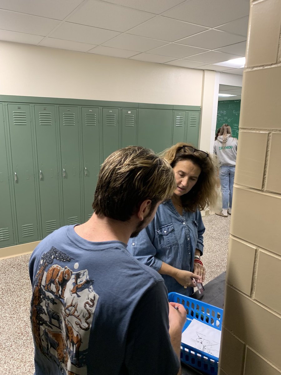 SteelePrincipal's tweet photo. I was lucky enough to be able to spend a period with @KimHaney13 &amp; her 12th grade @MlsWellness class!! Today her students were studying various aspects of the Cardiovascular System!!  
#EngagingLesson
#MEDTECH https://t.co/M5PaiAj0nO