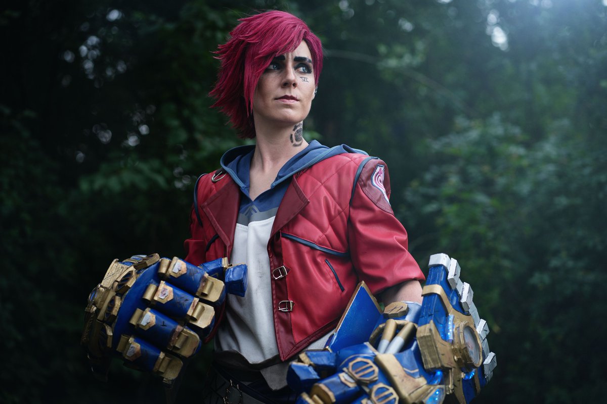 photo_rising's tweet photo. Happy Arcane Anniversary 🫶
I'm SO excited for season 2 next year ✨✨✨✨✨✨✨✨✨✨✨✨

Vi: Me
Photo by @JakCosplay 

#arcane #arcanetwt #ViArcane #ArcaneCosplay #ArcaneAnniversary #ViCosplay #wlw #AtlasGauntlets 

@leeloo104 WE NEED CAITVI HINTS PLS 😭💕🥊🧁 https://t.co/pUmuSzDNPP